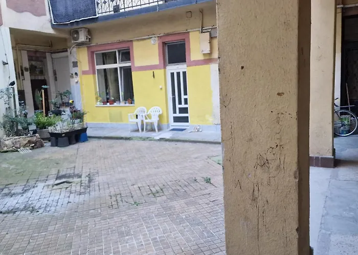 Dombovari Way Apartment